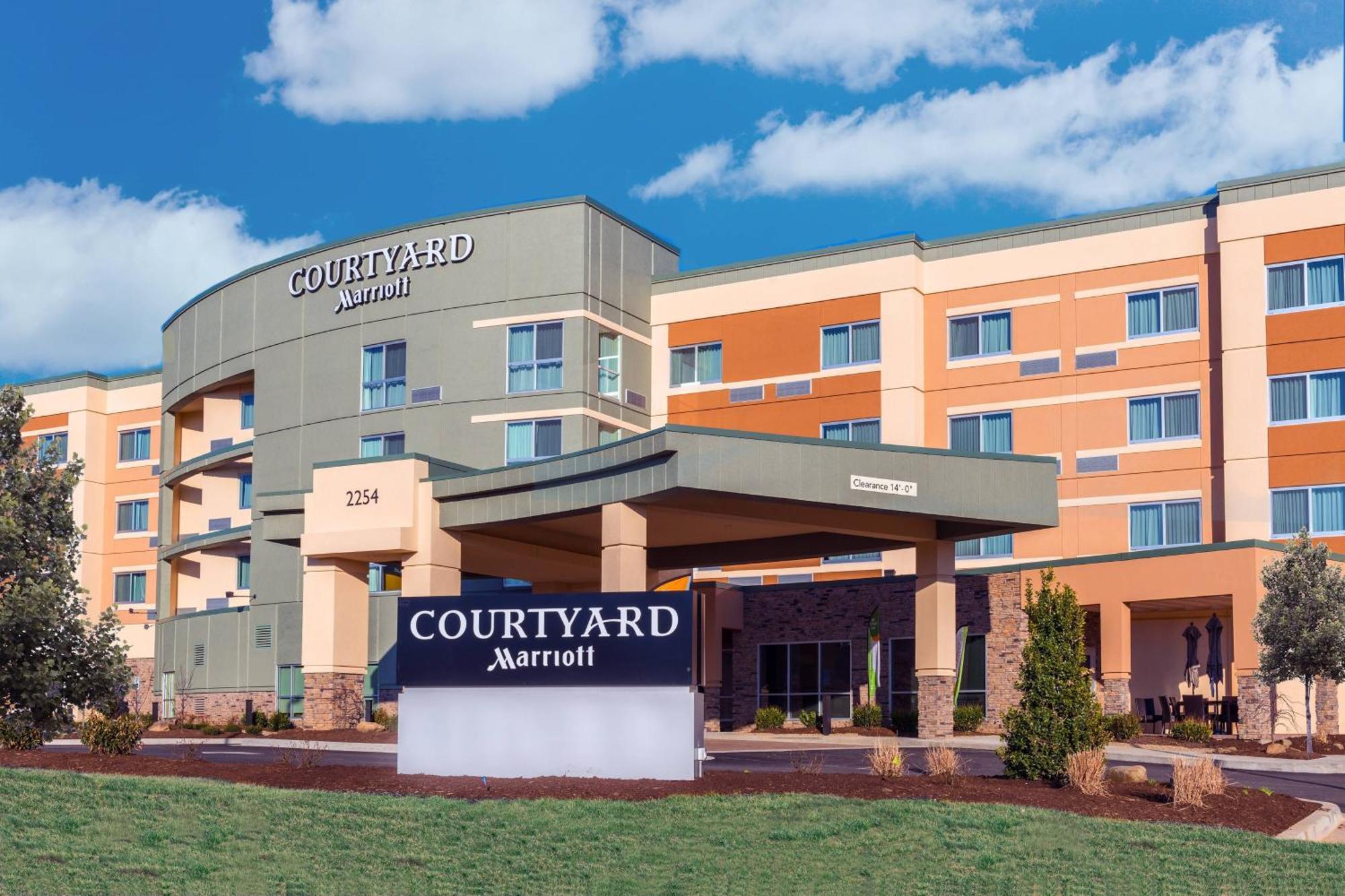 Courtyard By Marriott Somerset Exterior photo