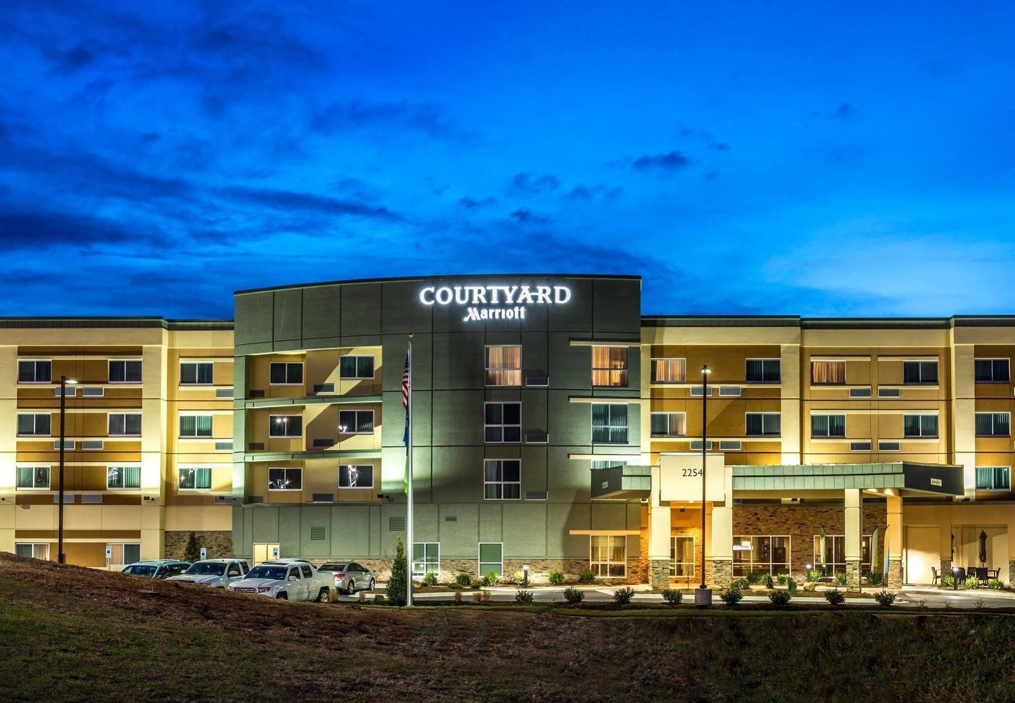 Courtyard By Marriott Somerset Exterior photo