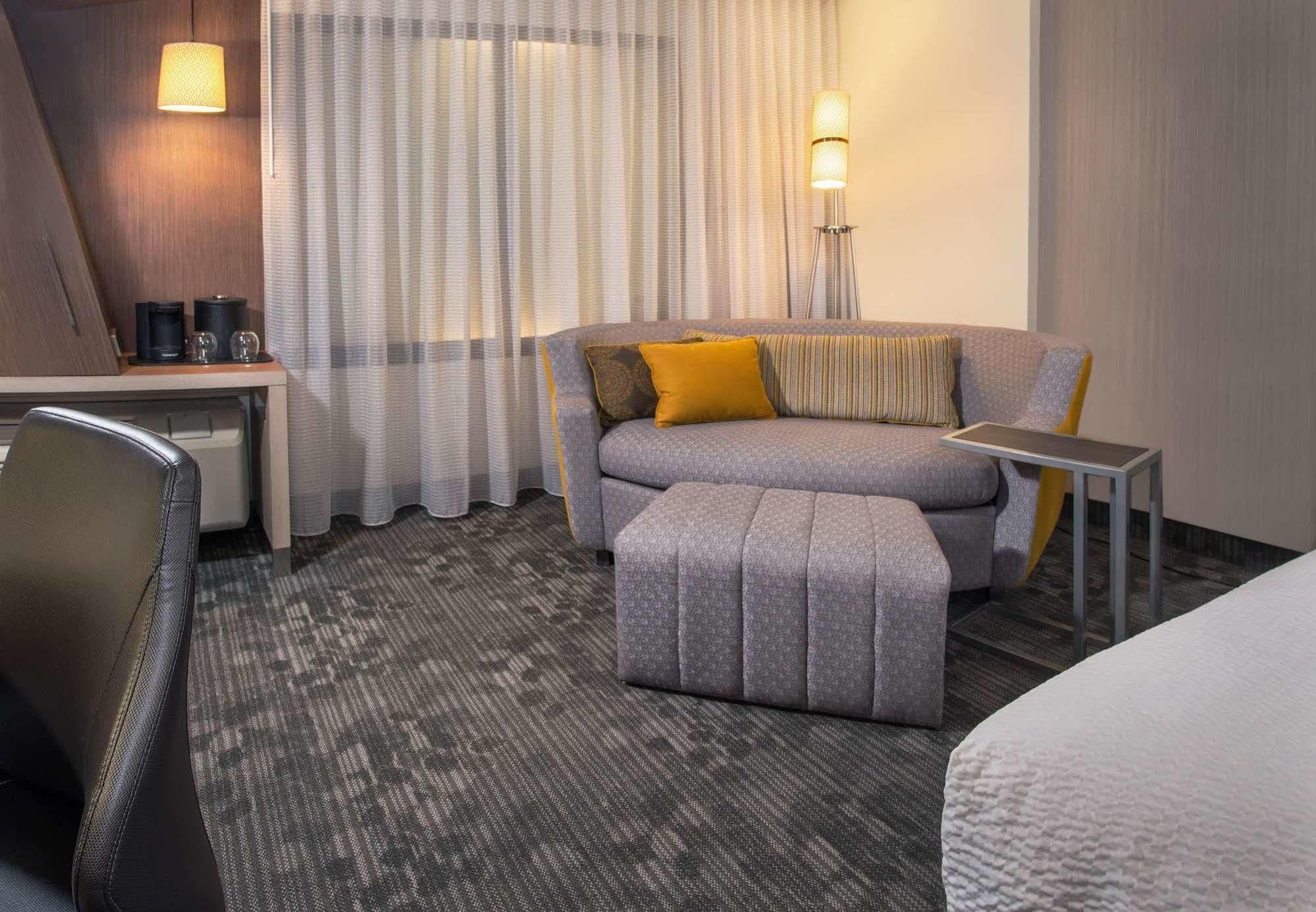Courtyard By Marriott Somerset Exterior photo